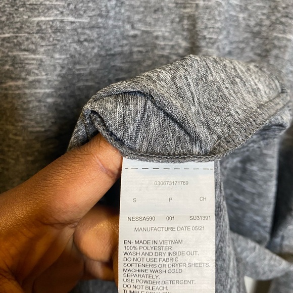 Nike swim dri-fit T-shirt men’s size small gray UPF 40+ long sleeves - Picture 7 of 7